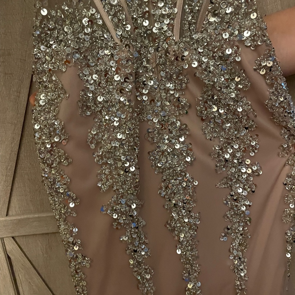 PROM DRESS - Picture 6 of 6